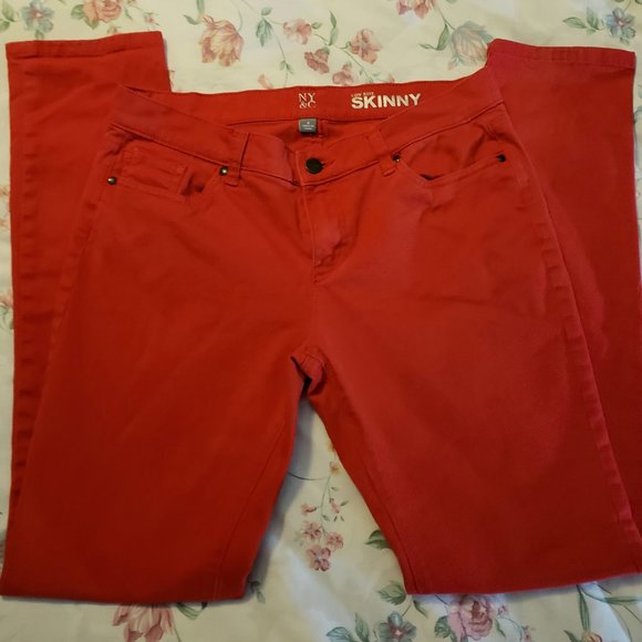 NY&C. Size 6..RED skinny jeans. HOT ; ) - Picture 2 of 4